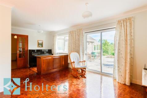 Hyde Park, Mochdre-70.jpg