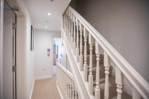 86 Repton_Hallway