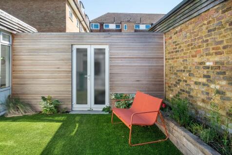Courtyard garden
