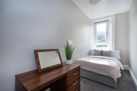 17 (2f1) Royal Park Terrace, Edinburgh, EH8 8JB (5