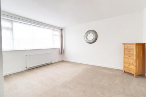 Bedroom 1 1.jpg