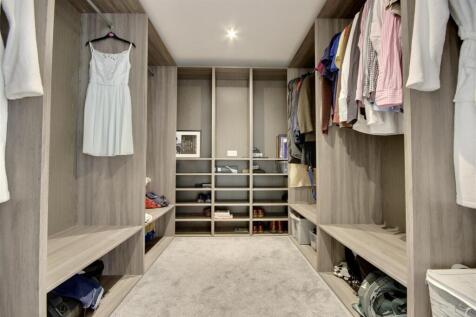 DRESSING ROOM