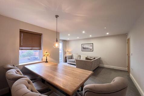 Open Plan Living Room/ Diner