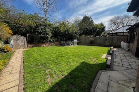 52 Sunnybank Garden.jpg