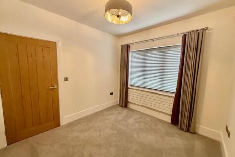 4 Newmarket Study.jpg