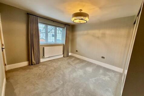 4 Newmarket Bed2.jpg