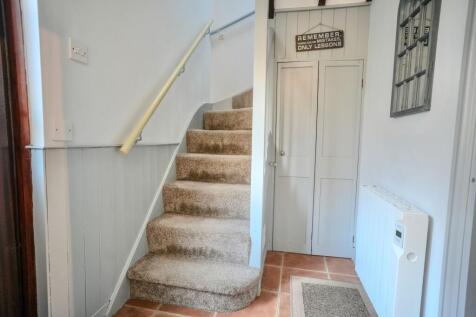 Kitchen/Entrance Lobby