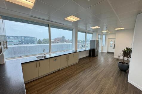 27 Great West Road  Brentford  6th Floor 9 .jpg