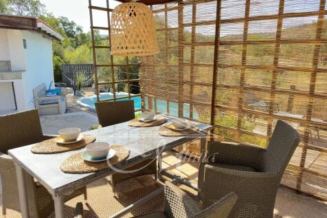 Covered Dining Area