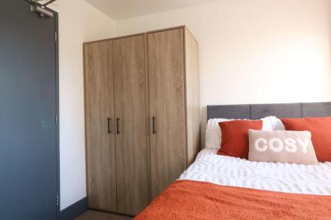 134 Balfour Road Room 3 3.JPG