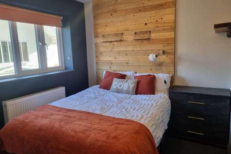 WhatsApp Image 2025-11-20 at 12.17.32_53ad5484.jpg