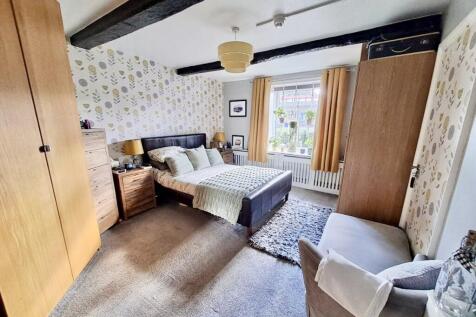 Bedroomdownstairs.jpg