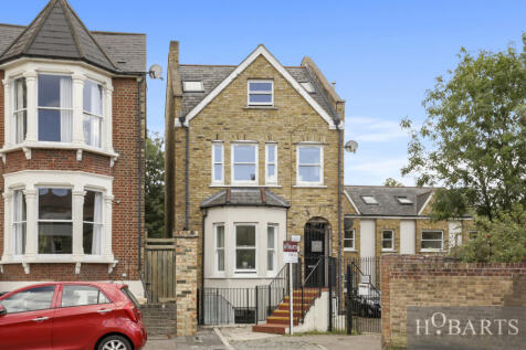 Two-Bedroom Flat in Stroud Green ¿ Chain Free