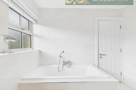 CAM03850G0-PR0111-STILL029.jpg