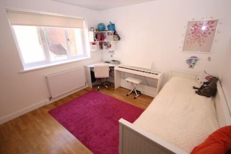 Bedroom-shot-78-Dehailland-close-.jpg