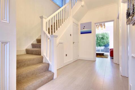 06 Entrance Hall B.jpg