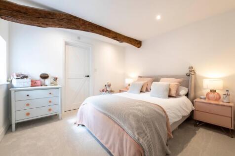 Bedrooms &amp; Bathrooms