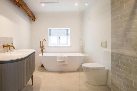 Bedrooms &amp; Bathrooms