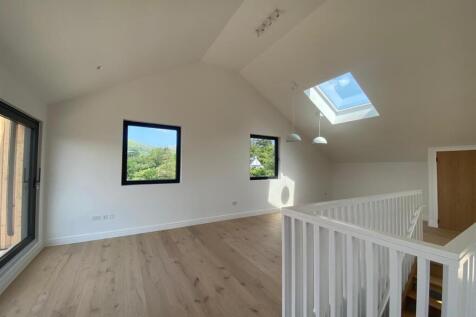 House 15 - Internal Upstairs6.jpeg