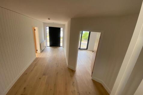 House 15 - Internal Downstairs Hall.jpeg