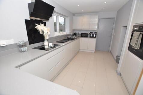 Lounge/Kitchen/Dining room which is ¿L¿ shaped