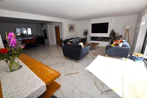 Open plan Kitchen/Dining/Family room