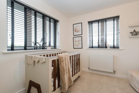 Bewdley_Basildon_Bedroom_2