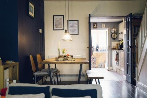 Ystafell Fyw a Bwyta / Living and Dining Room