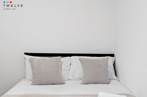 Studio (w/ sofa bed)
