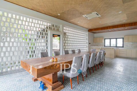 10 Bedroom Luxury Villa  For Sale - Koh Kra Bei, Phnom Penh