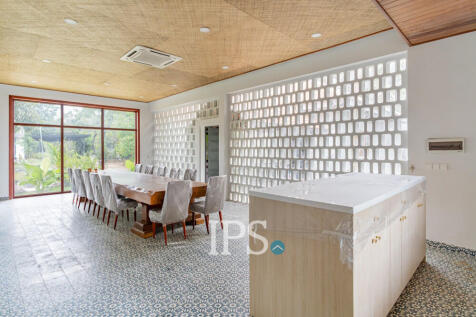 10 Bedroom Luxury Villa  For Sale - Koh Kra Bei, Phnom Penh