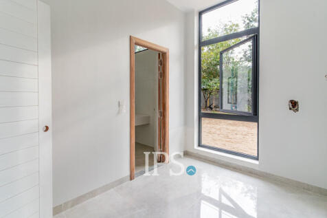 10 Bedroom Luxury Villa  For Sale - Koh Kra Bei, Phnom Penh