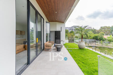 10 Bedroom Luxury Villa  For Sale - Koh Kra Bei, Phnom Penh