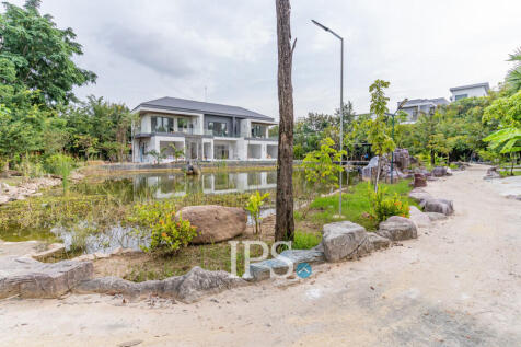 10 Bedroom Luxury Villa  For Sale - Koh Kra Bei, Phnom Penh