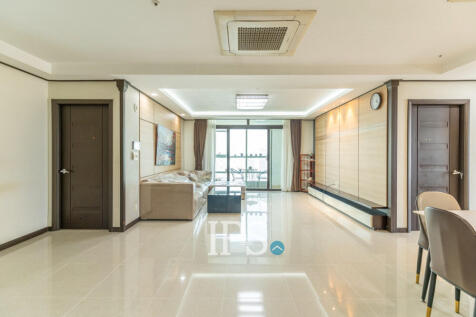 27th Floor 3 Bedroom Condo For Sale - Decastle Royal, BKK1,  Phnom Penh