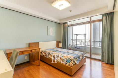 27th Floor 3 Bedroom Condo For Sale - Decastle Royal, BKK1,  Phnom Penh