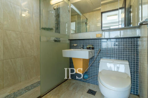 27th Floor 3 Bedroom Condo For Sale - Decastle Royal, BKK1,  Phnom Penh