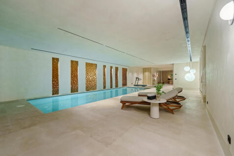 Indoor swimming pool