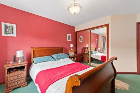 Master Bedroom with En-Suite