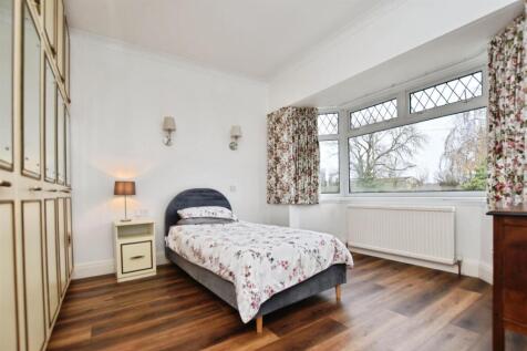 9127ed6f-bed 20grdn.JPG