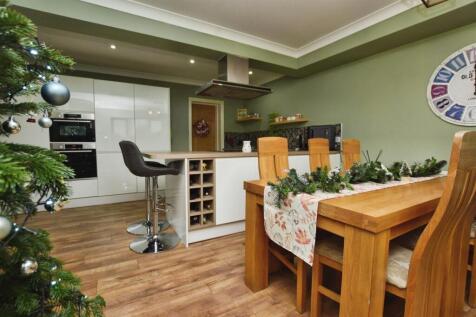 Dining Area to Kitchen