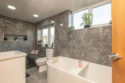 38 - 23 Queens Drive S75 2QQ.jpg