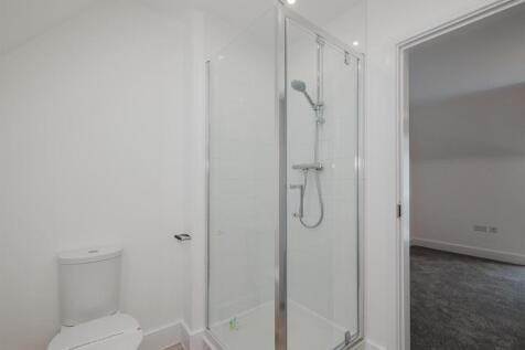 Bathroom 4.jpg