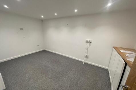 WhatsApp Image 2025-05-27 at 18.16.34 (4).jpeg