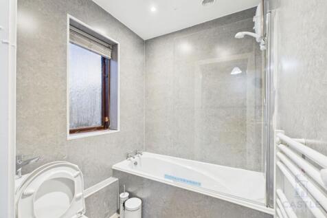 Ensuite with bath