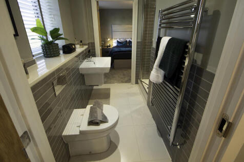 Jack &amp; Jill Bathroom