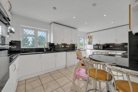 Kitchen / Breakfast Room