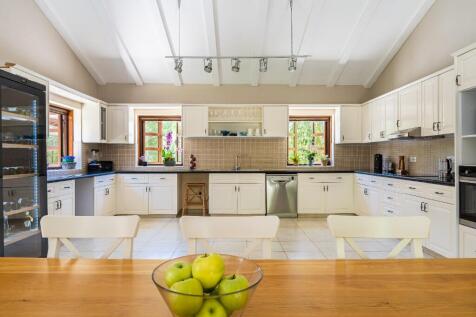 Spacious Kitchen