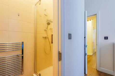 Windsor Court_-3.jpg