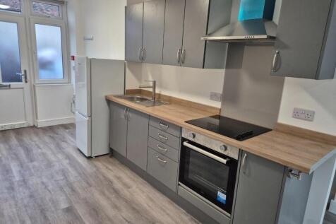 341 Southmead Road Flat 1 Kitchen.jpg
